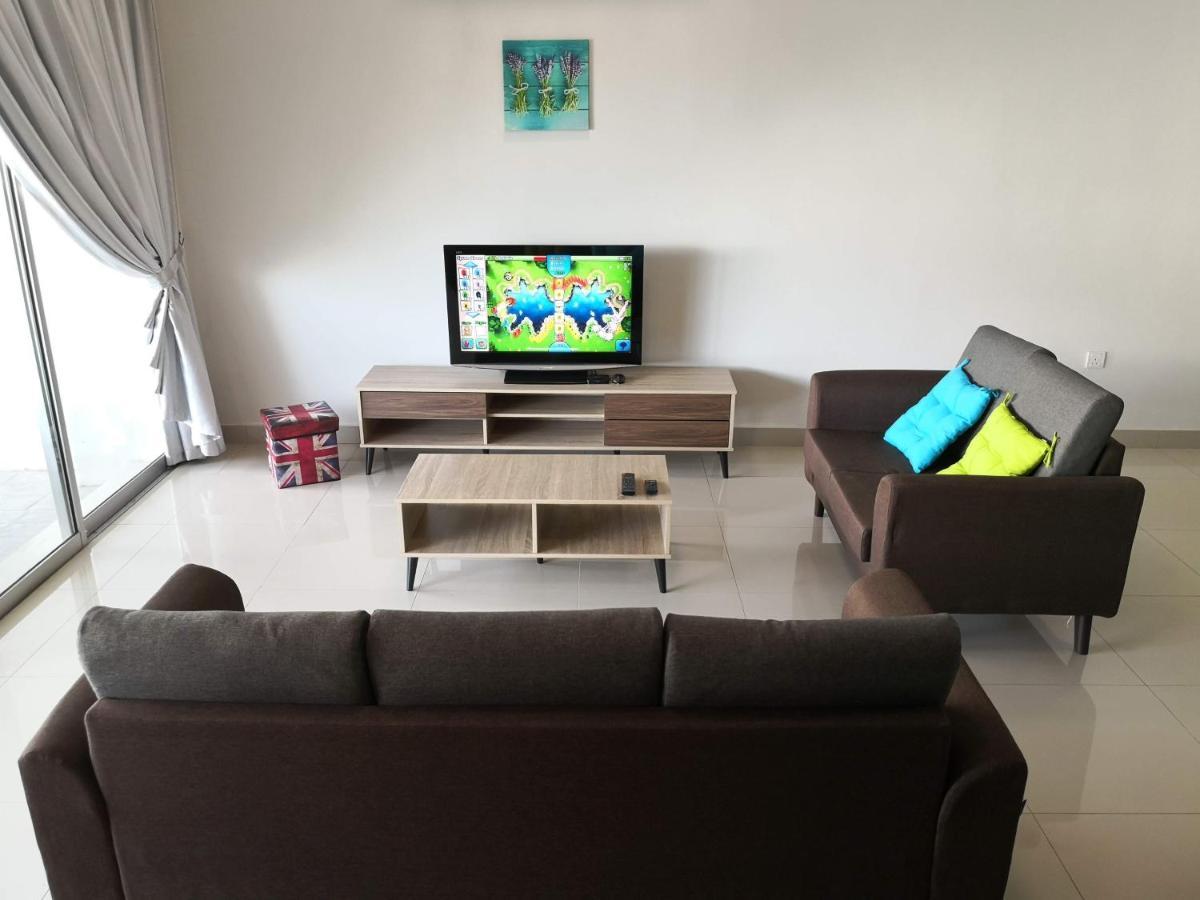 Sparkling Clean Homestay @ Kota Kemuning - Rimbayu Teluk Panglima Garang Exterior foto