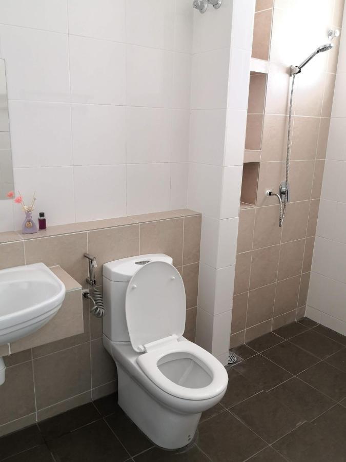 Sparkling Clean Homestay @ Kota Kemuning - Rimbayu Teluk Panglima Garang Exterior foto