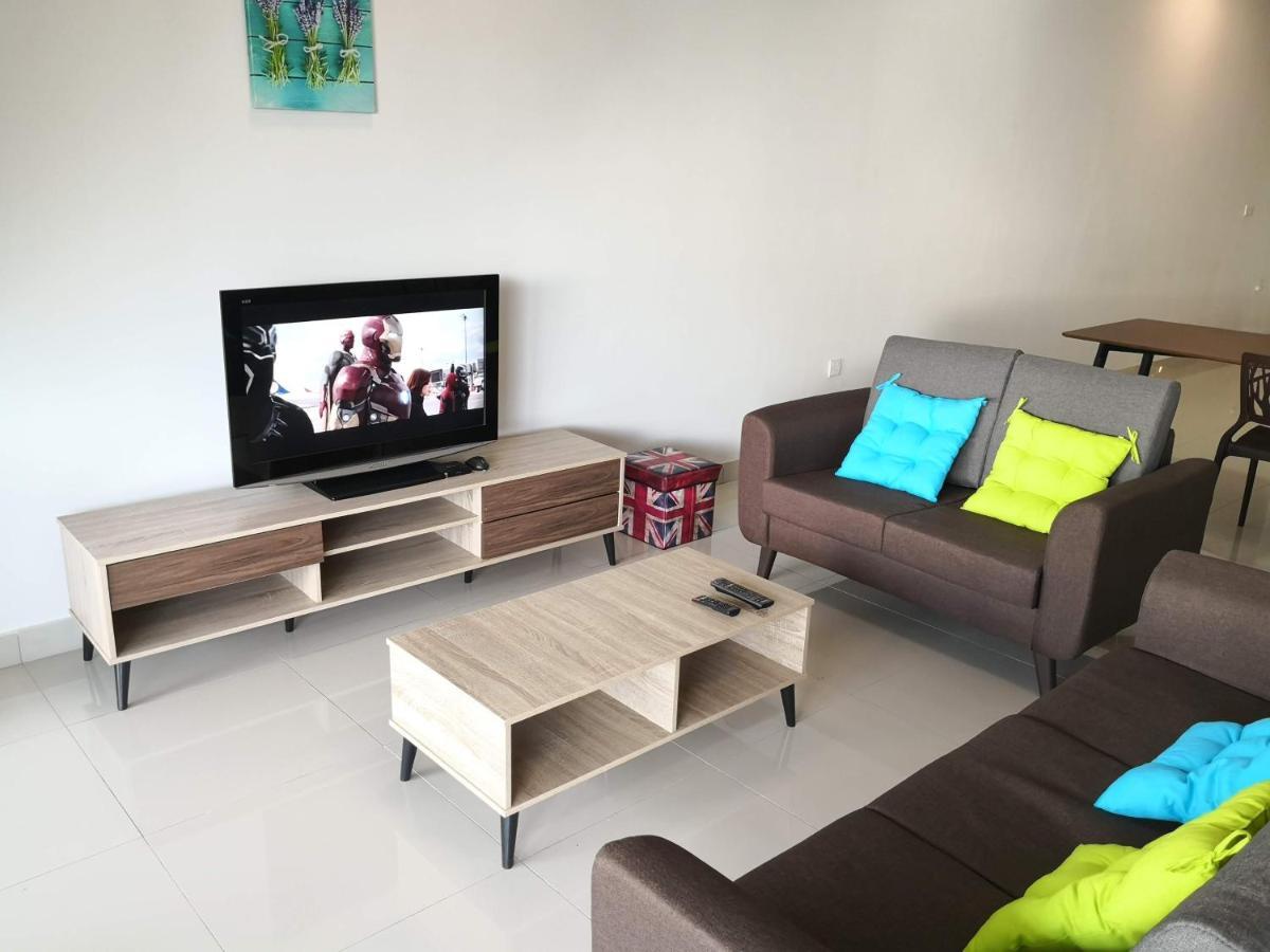 Sparkling Clean Homestay @ Kota Kemuning - Rimbayu Teluk Panglima Garang Exterior foto